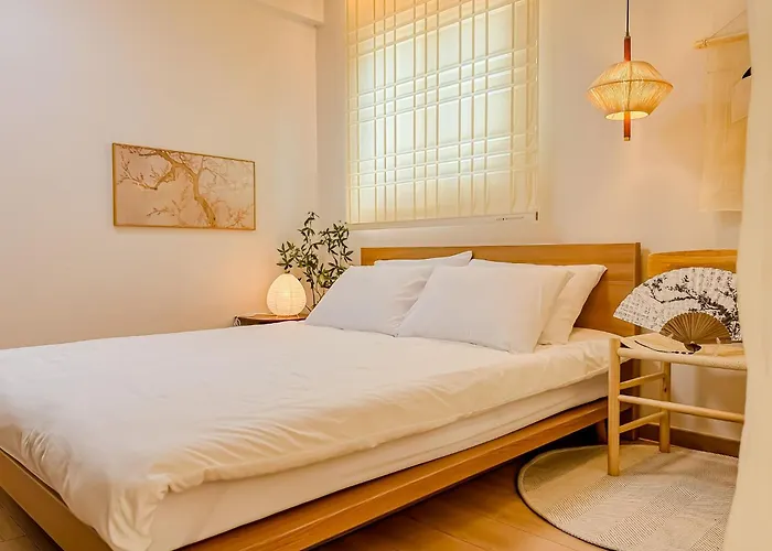 Jongno, Naksan Park, Gwanghwamun, Hyehwa, Bukchon Hanok Village, Samcheong Cafe Street ソウル特別市
