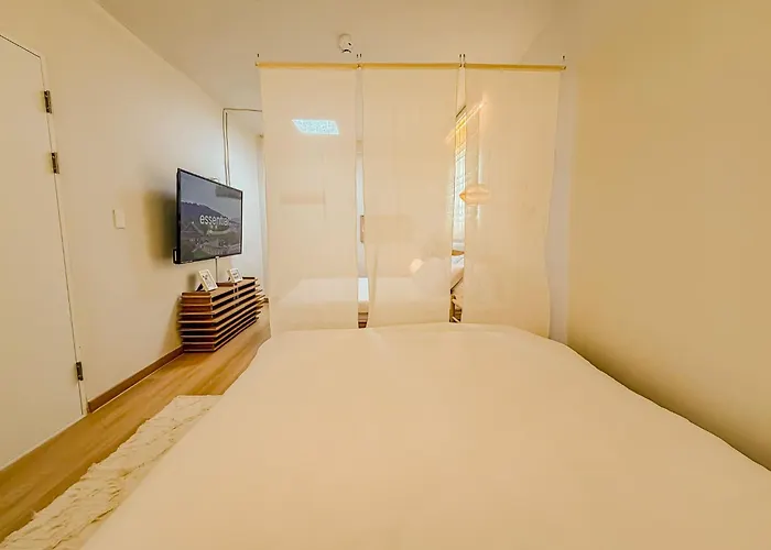 Jongno, Naksan Park, Gwanghwamun, Hyehwa, Bukchon Hanok Village, Samcheong Cafe Street * ソウル特別市
