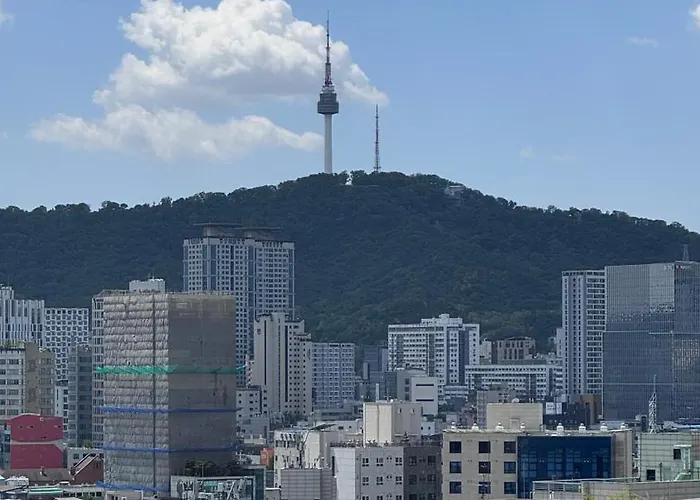 Jongno, Naksan Park, Gwanghwamun, Hyehwa, Bukchon Hanok Village, Samcheong Cafe Street アパート